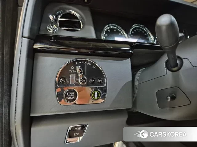 Rolls-Royce Phantom id 3139567 из Кореи 5