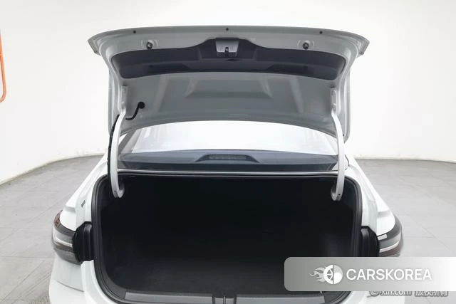 Volkswagen Lavida 2024 Белый из Китая, фото 5