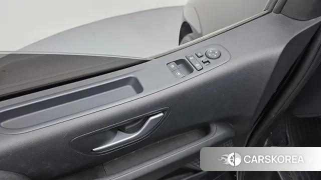 Hyundai Staria 2022 Черный из Кореи, фото 5