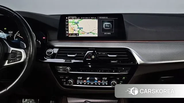 BMW 5 Series (G30) 2019 Белый из Кореи, фото 5