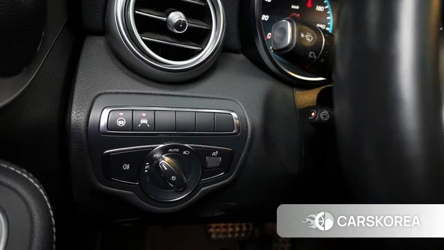 Mercedes-Benz C-Class W205 2021 Белый из Кореи, фото 5