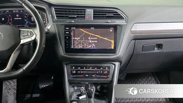Volkswagen Tiguan Allspace 2022 Белый из Кореи, фото 5