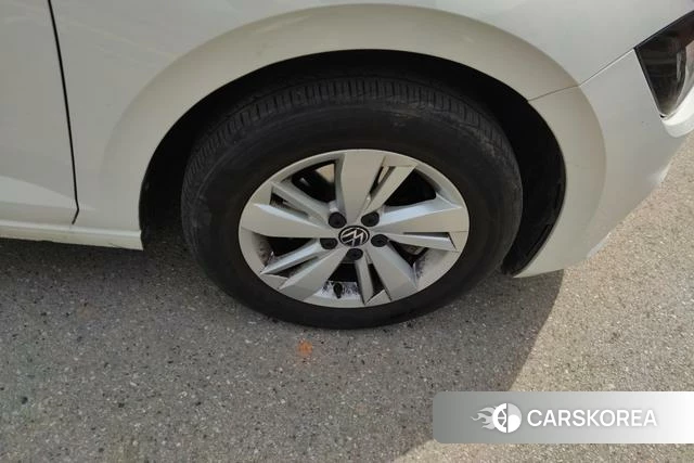 Volkswagen Polo 2022 Белый из Китая, фото 5