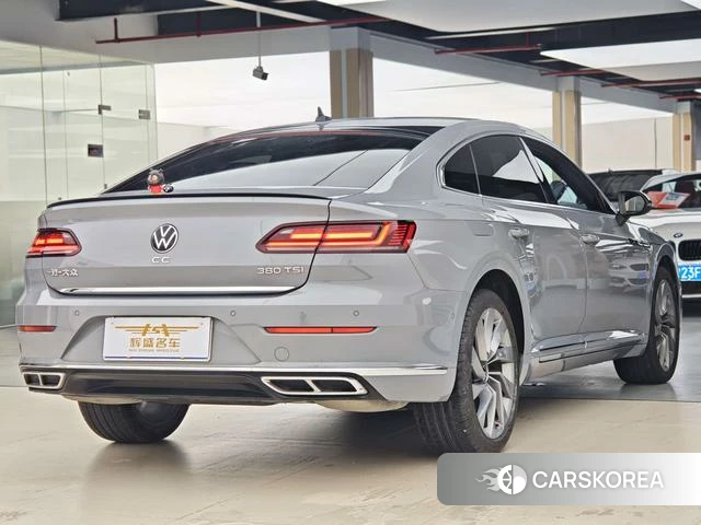 Volkswagen CC 2023 Серебристо-серый из Китая, фото 5