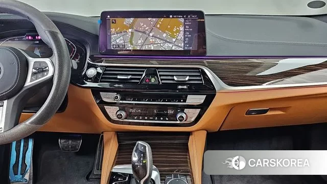 BMW 5 Series (G30) 2021 Белый из Кореи, фото 5