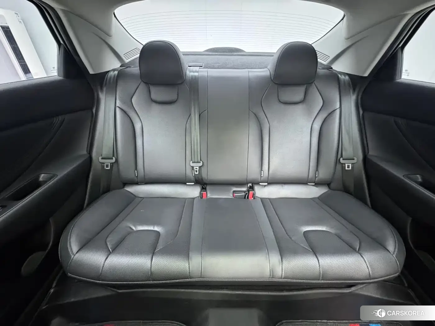 Hyundai Elantra 2023 Белый из Китая, фото 6