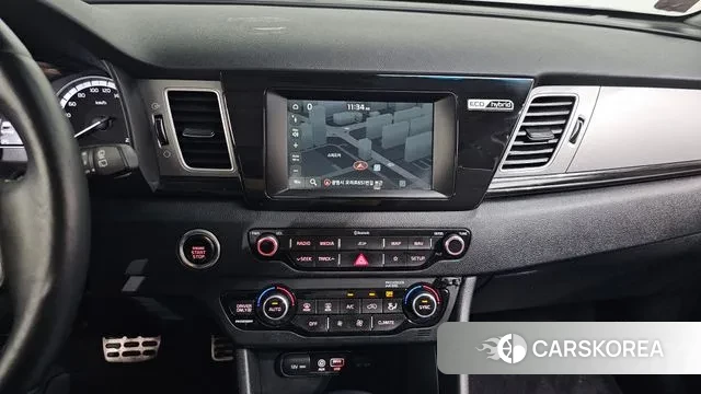 Kia Niro 2019 Серебристо-серый из Кореи, фото 5