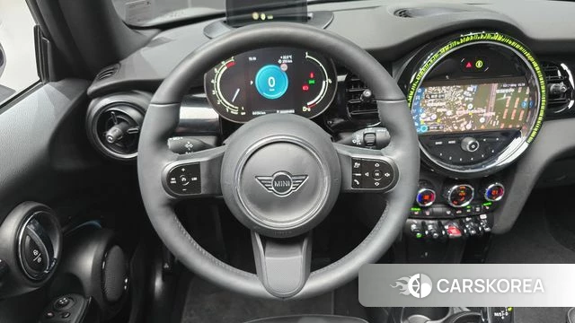 Mini Cooper Convertible 2024 Серебряный из Кореи, фото 5