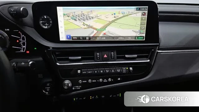 Lexus ES300h 7th generation 2023 Серебряный из Кореи, фото 5