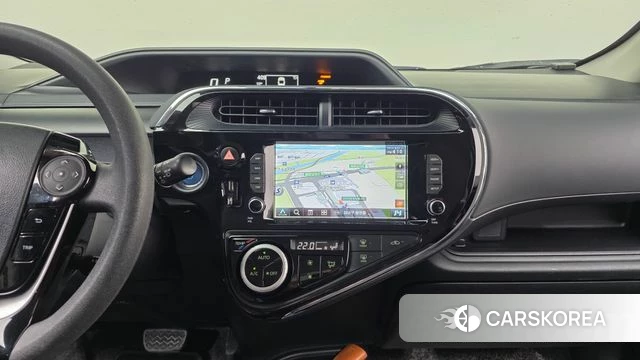 Toyota Prius C 2018 Жемчужный цвет из Кореи, фото 5