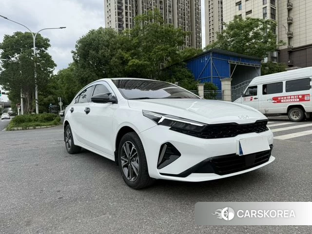 Kia K3 2024 Белый из Китая, фото 5