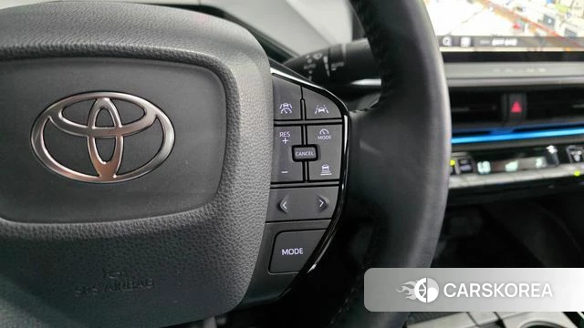 Toyota Prius 5th Generation 2023 Светло-серебряный цвет из Кореи, фото 5