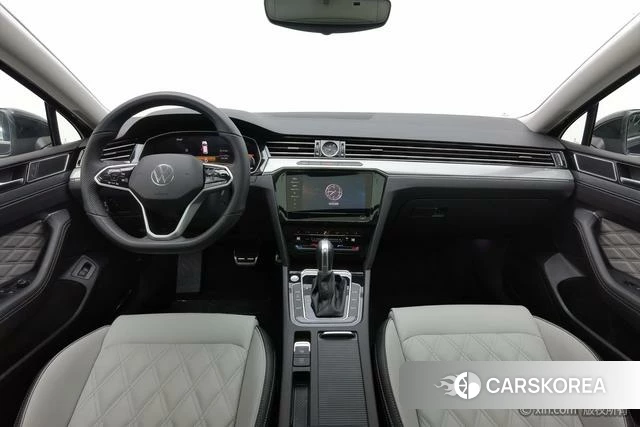 Volkswagen Magotan 2025 Черный из Китая, фото 5