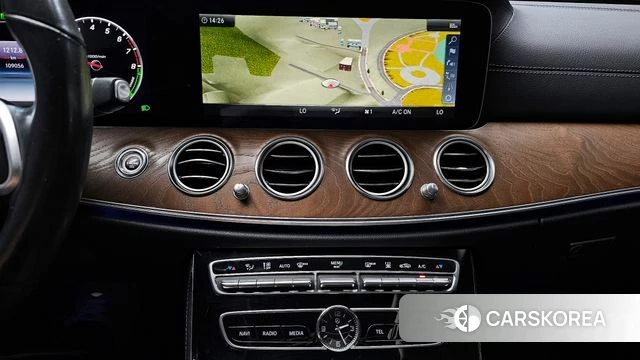 Mercedes-Benz E-Class W213 2019 Белый из Кореи, фото 5
