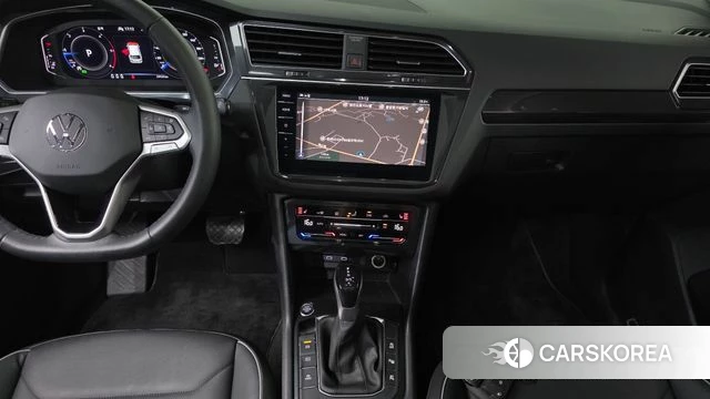 Volkswagen Tiguan second Generation 2023 Черный из Кореи, фото 5
