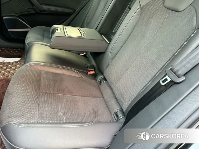 Audi Q5L Sportback 2021 Черный из Китая, фото 5