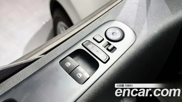 Hyundai Staria 2022 Белый из Кореи, фото 5