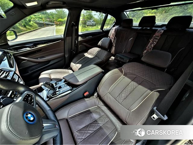 BMW 5 Series (G30) 2023 Черный из Кореи, фото 5