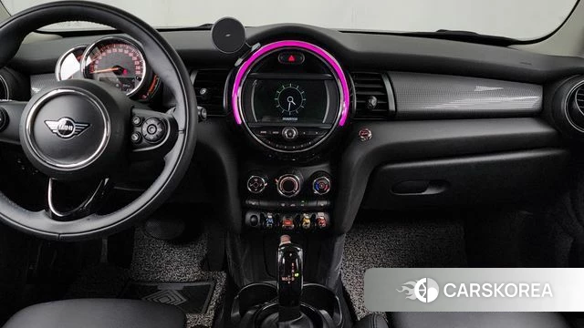 Mini Cooper 2019 Жемчужный цвет из Кореи, фото 5