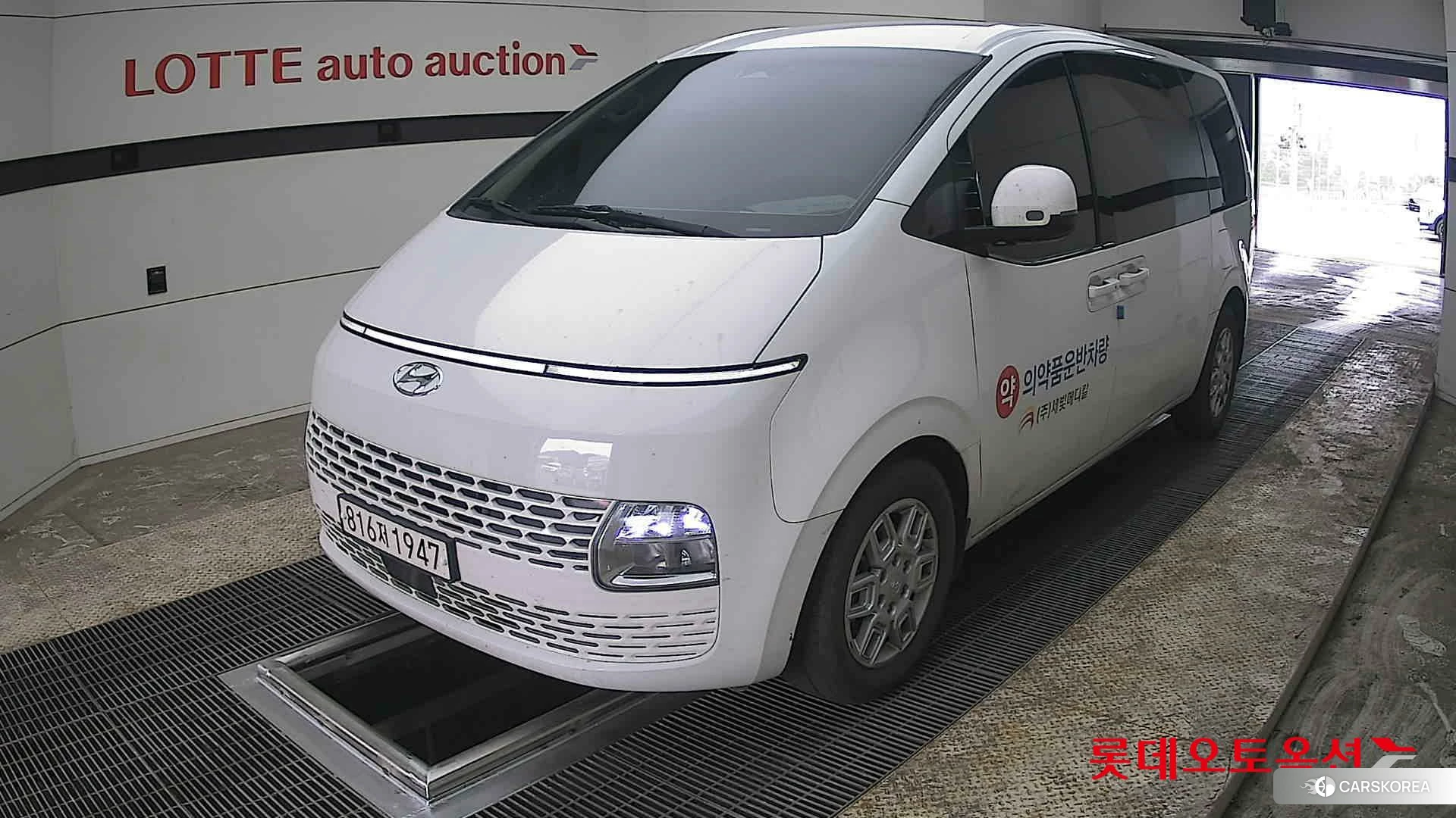 Hyundai Staria 2022 Белый из Кореи, фото 5