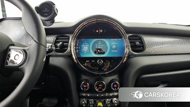 Mini Cooper Electric 2023 Черный из Кореи, фото 5