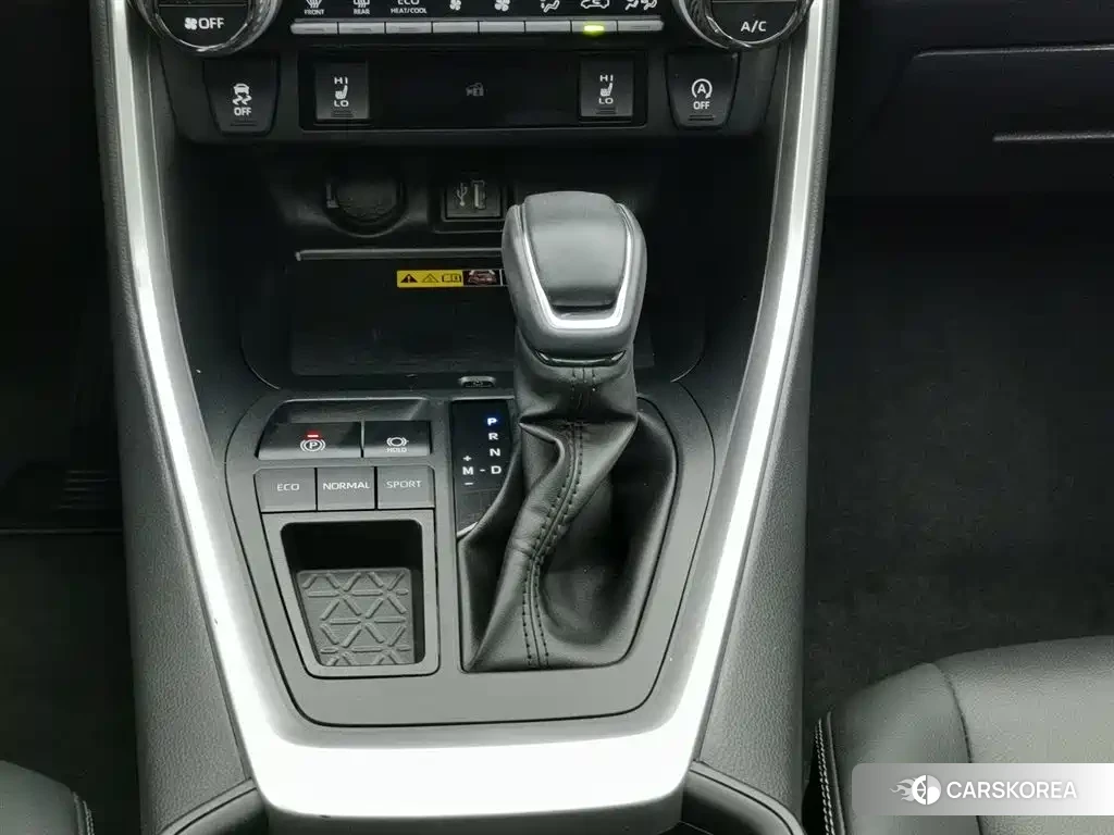 Toyota RAV4 2023 Белый из Китая, фото 5