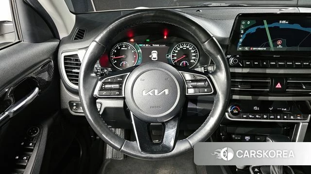 Kia Seltos 2022 Белый из Кореи, фото 5