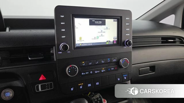 Hyundai Staria 2022 Белый из Кореи, фото 5