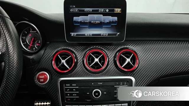 Mercedes-Benz A-Class W176 2018 Белый из Кореи, фото 5