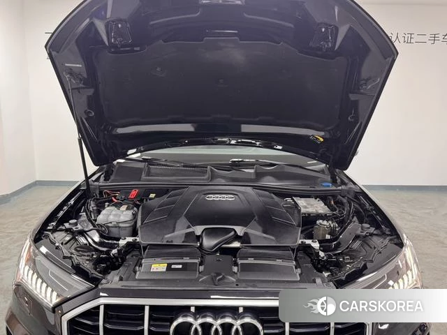 Audi Q7 2021 Черный из Китая, фото 5