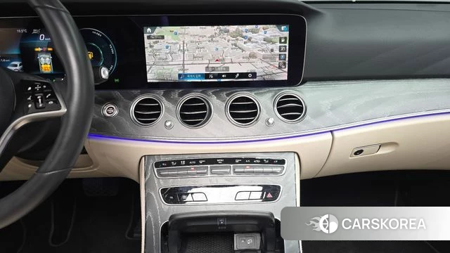 Mercedes-Benz E-Class W213 2022 Белый из Кореи, фото 5