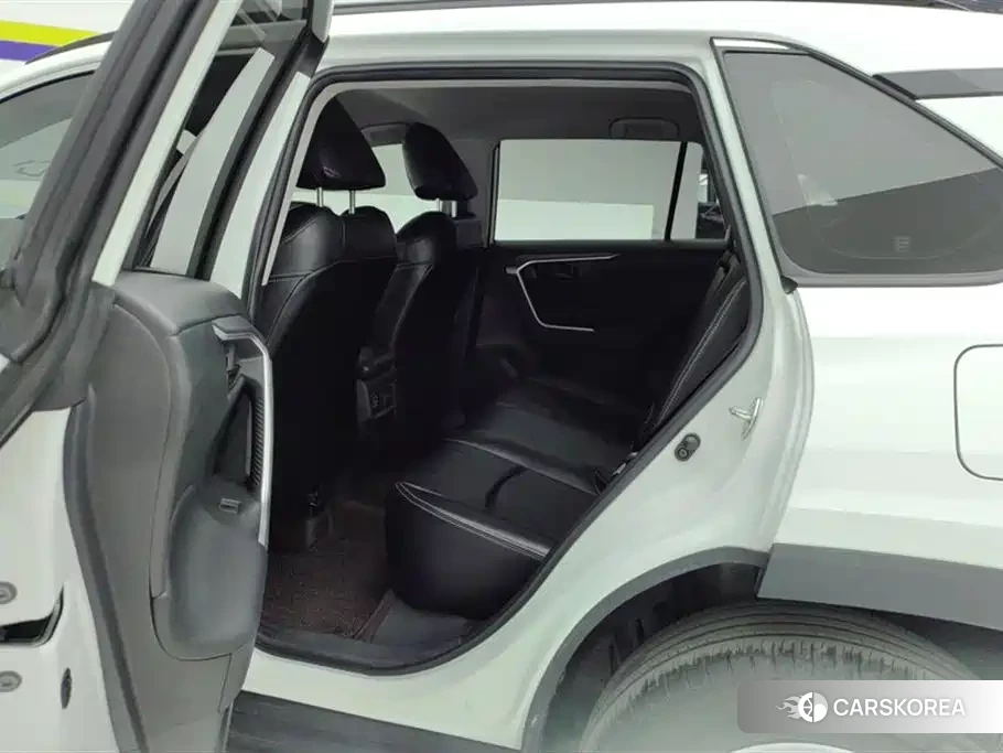 Toyota RAV4 2022 Белый из Китая, фото 5