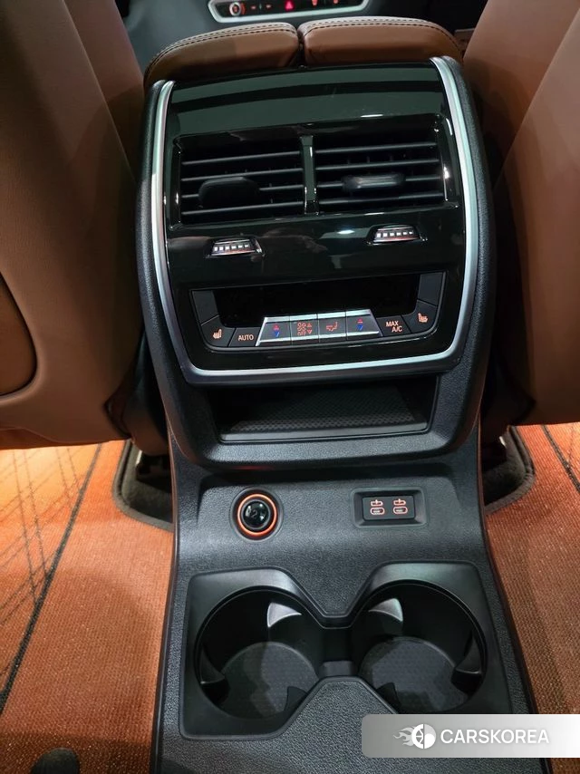BMW X7 (G07) 2025 Цвет галактики из Кореи, фото 5