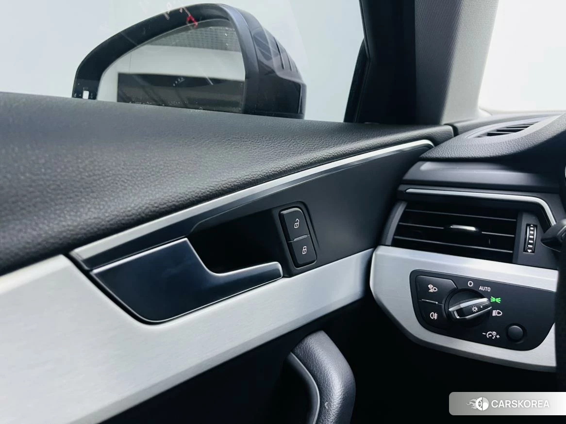 Audi A4L 2020 Темно-серый из Китая, фото 5