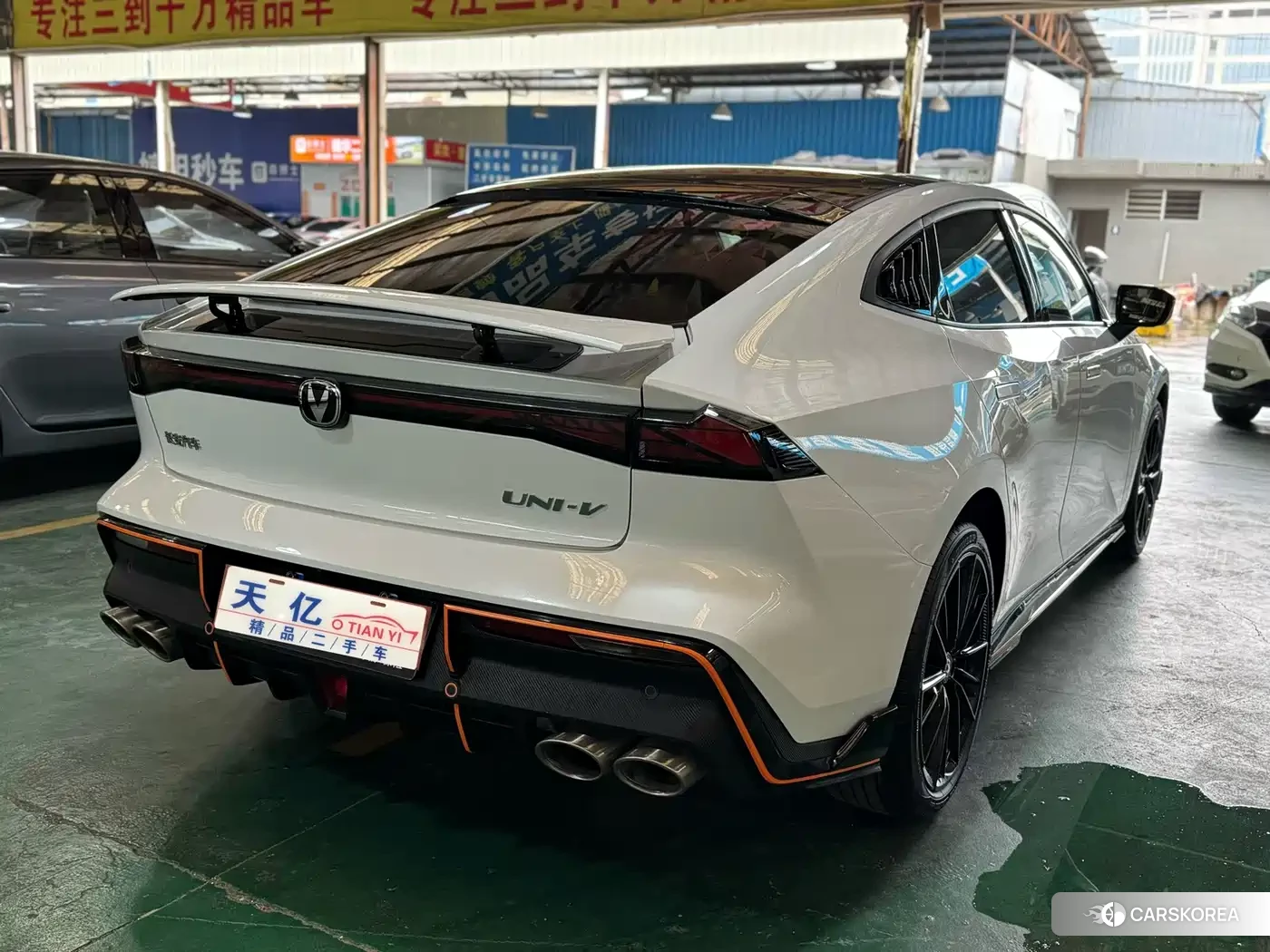 Chang'an UNI-V 2025 Белый из Китая, фото 5