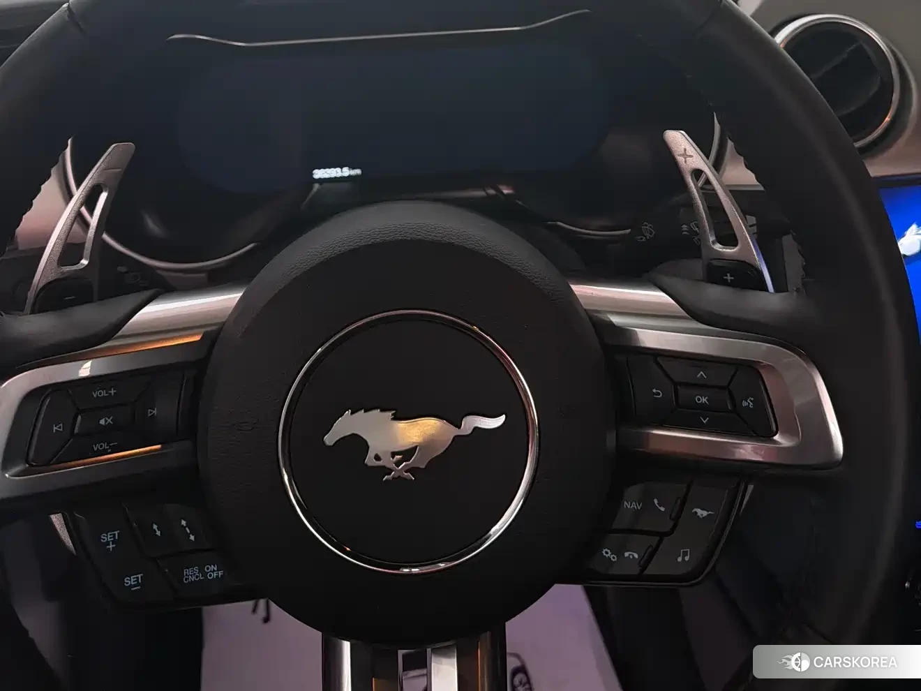 Ford Mustang 2022 Yellow/orange из Китая, фото 5