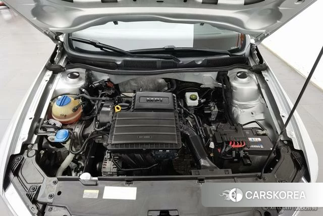 Volkswagen Bora 2018 Темно-серый из Китая, фото 5