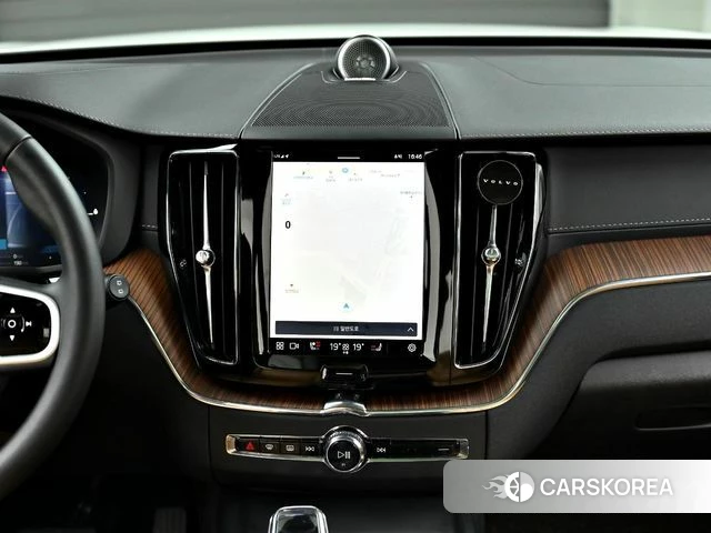 Volvo XC60 second Generation 2025 Белый из Кореи, фото 5