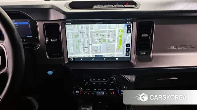 Ford Bronco 6th Generation 2023 Серебристо-серый из Кореи, фото 5