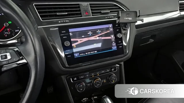 Volkswagen Tiguan second Generation 2020 Белый из Кореи, фото 5