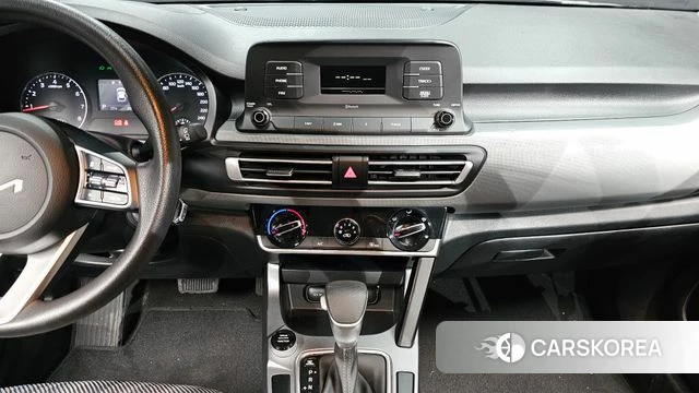 Kia Seltos 2022 Белый из Кореи, фото 5