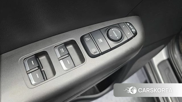 Kia Sportage The Bold 2021 Серебряный из Кореи, фото 5