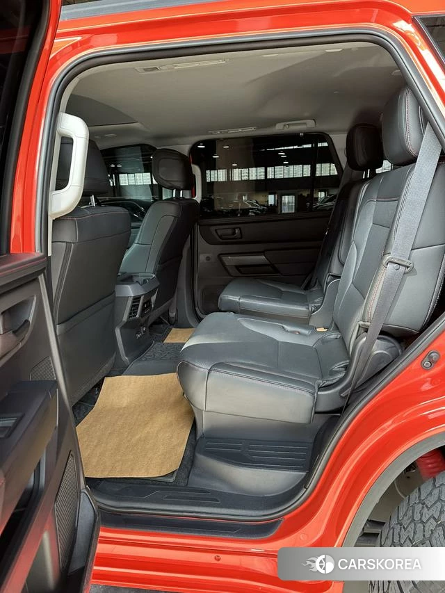 Toyota Sequoia 2023 Красный из Китая, фото 5