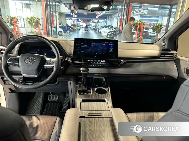 Toyota Grevia 2024 Белый из Китая, фото 5