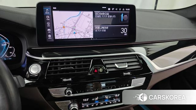 BMW 5 Series (G30) 2021 Белый из Кореи, фото 5