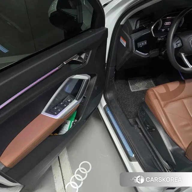 Audi Q3 (F3) 2023 Белый из Кореи, фото 5