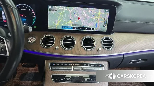 Mercedes-Benz E-Class W213 2021 Белый из Кореи, фото 5