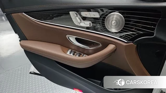 Mercedes-Benz E-Class W213 2021 Белый из Кореи, фото 5