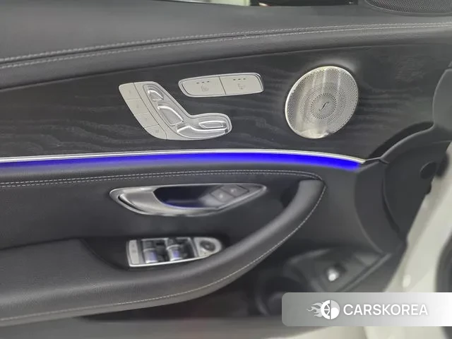 Mercedes-Benz E-Class W213 2022 Белый из Кореи, фото 5