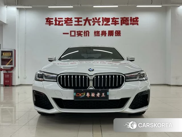 BMW 5 series 2023 Белый из Китая, фото 5